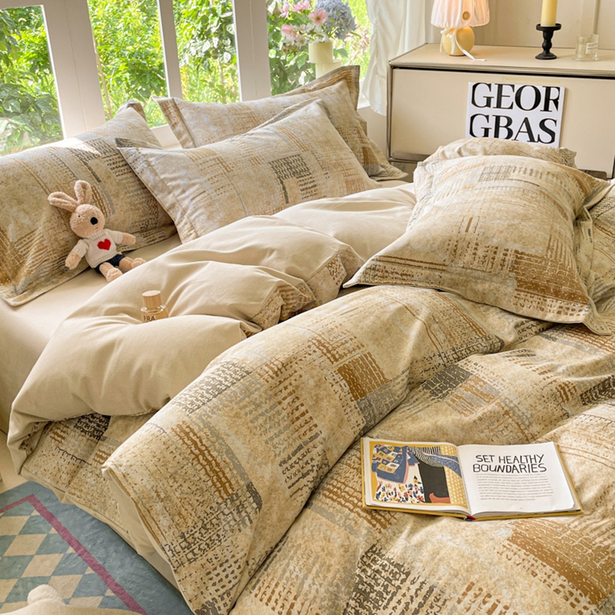 91家纺网 家纺一手货源 找家纺 仔仔熊 2025新款磨毛四件套系列 暖黄格纹