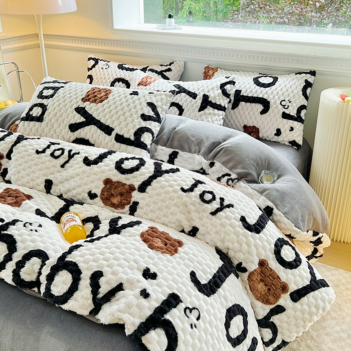 91家纺网 家纺一手货源 找家纺 宜代光年 2025新款大豆绒提花系列四件套（提供买家秀）-印花款 大豆绒-熊宝