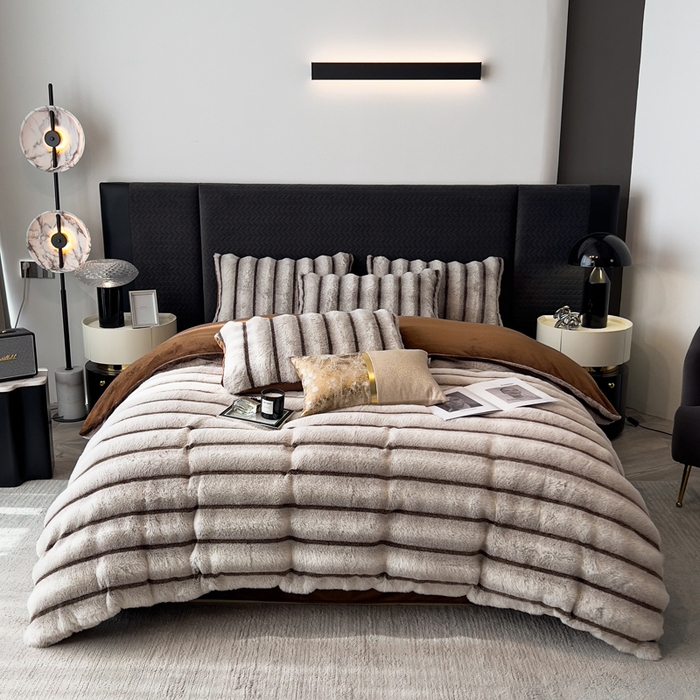 91家纺网 家纺一手货源 找家纺 （总）宜代光年 2025新款背印兔绒条纹系列四件套