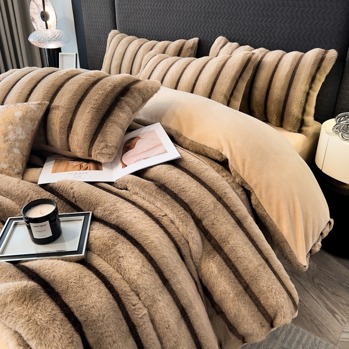 91家纺网 家纺一手货源 找家纺 （总）宜代光年 2025新款背印兔绒条纹系列四件套