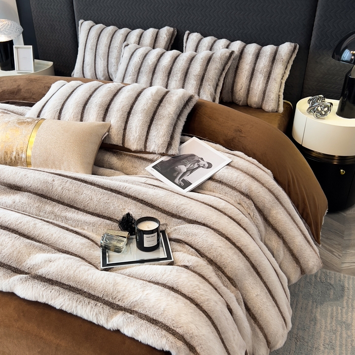 91家纺网 家纺一手货源 找家纺 宜代光年 2025新款背印兔绒条纹系列四件套 条纹-棕灰