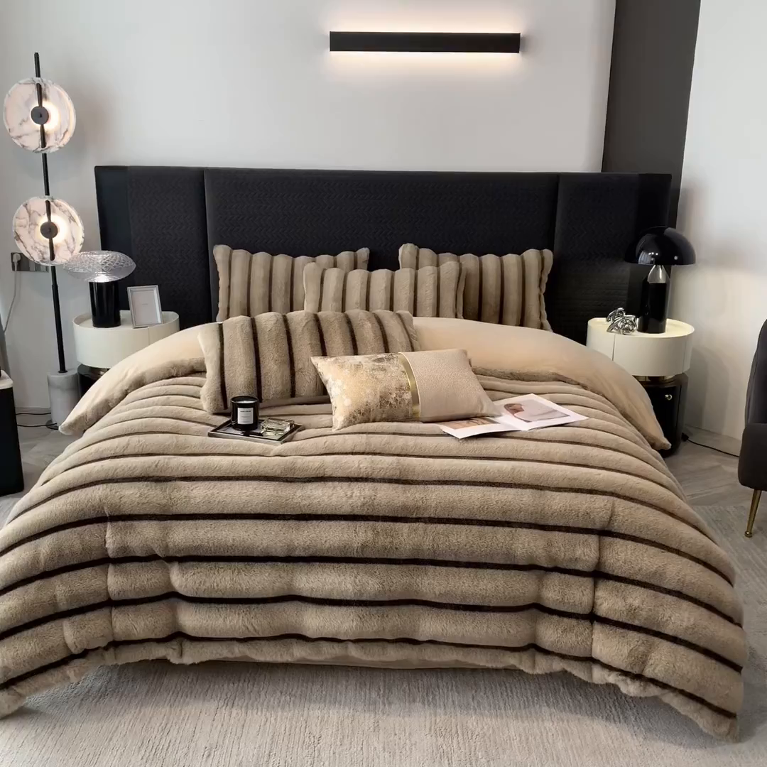 91家纺网 家纺一手货源 找家纺 （总）宜代光年 2025新款背印兔绒条纹系列四件套