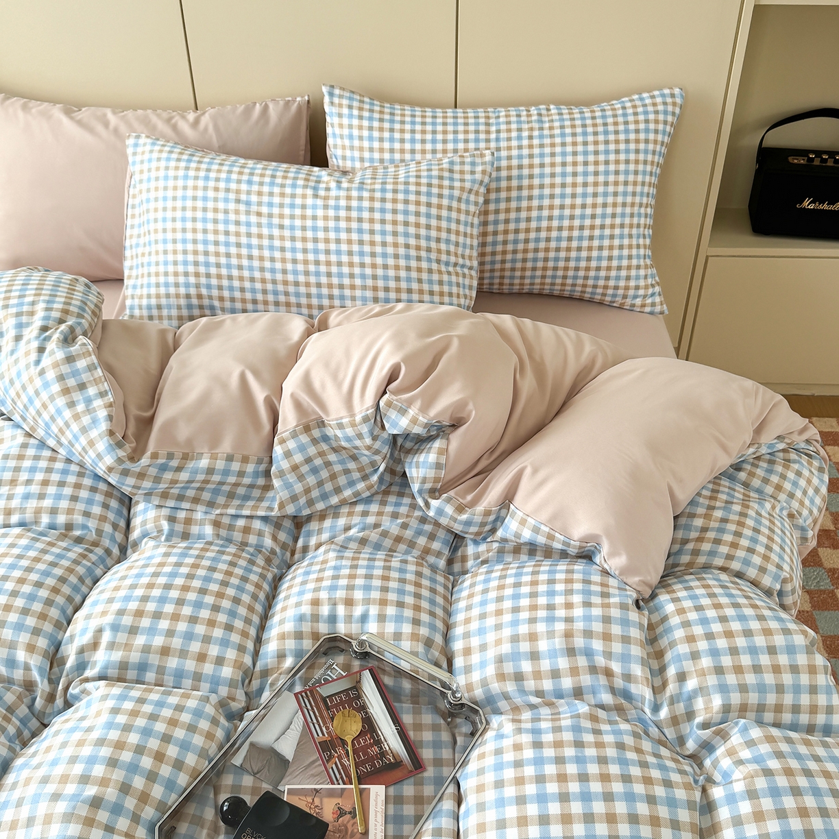 91家纺网 家纺一手货源 找家纺 十一家居 2025年秋冬新款A类亲肤云朵水洗棉无印风四件套-叙境系列 蓝咖小格+咖色