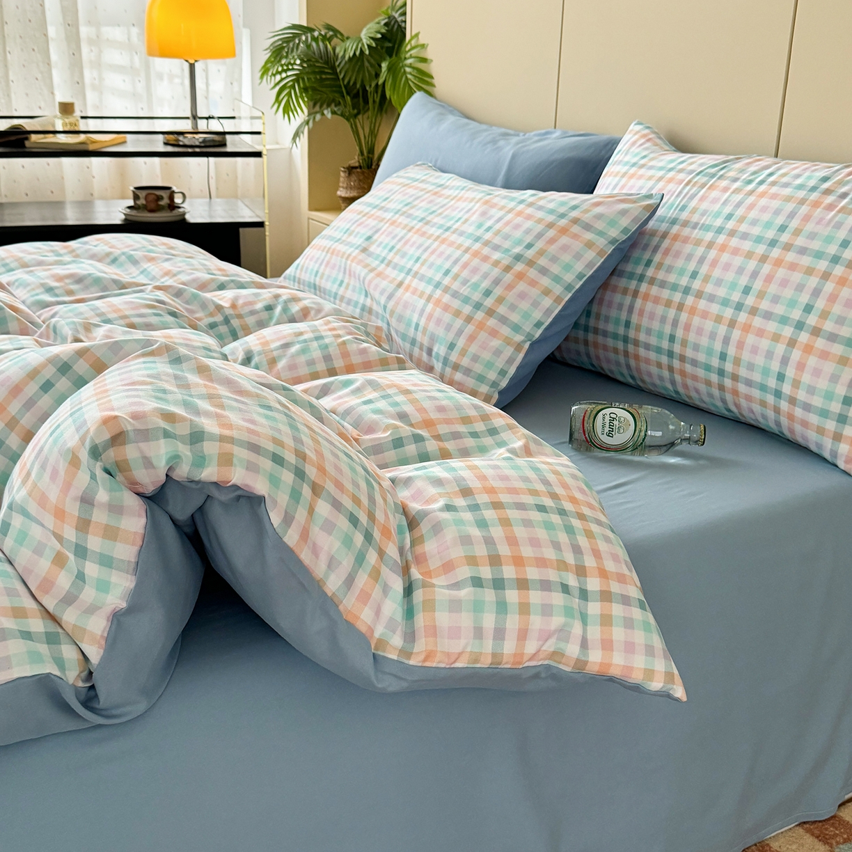 91家纺网 家纺一手货源 找家纺 十一家居 2025年秋冬新款A类亲肤云朵水洗棉无印风四件套-叙境系列 糖果小格+海青蓝