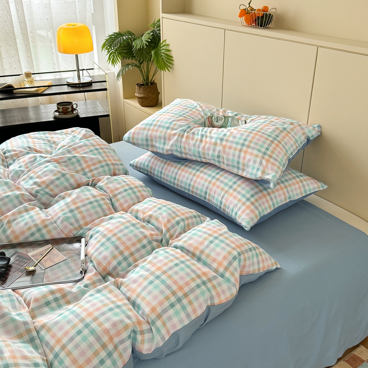 91家纺网 家纺一手货源 找家纺 十一家居 2025年秋冬新款A类亲肤云朵水洗棉无印风四件套-叙境系列 糖果小格+海青蓝