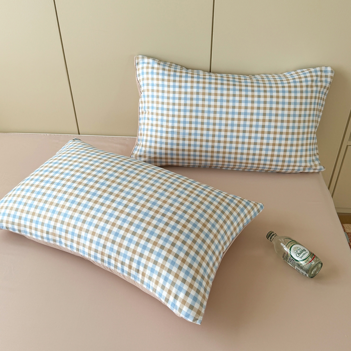 91家纺网 家纺一手货源 找家纺 十一家居 2025年秋冬新款A类亲肤云朵水洗棉无印风四件套-叙境系列 蓝咖小格+咖色