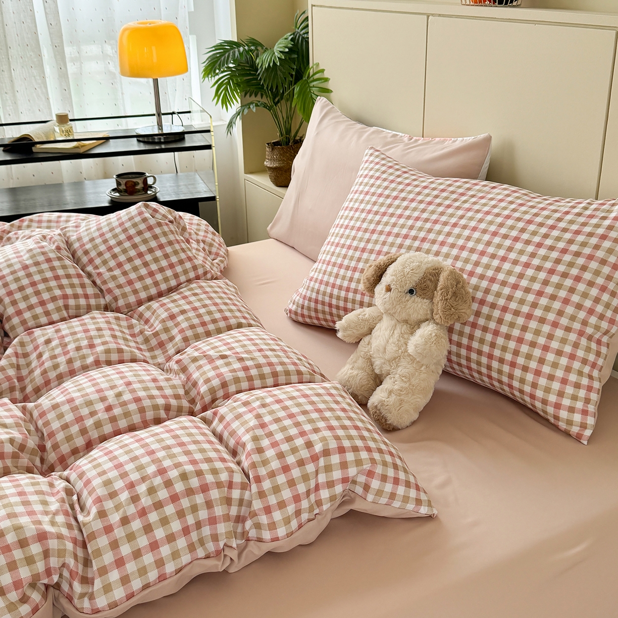 91家纺网 家纺一手货源 找家纺 十一家居 2025年秋冬新款A类亲肤云朵水洗棉无印风四件套-叙境系列 粉咖小格+粉玉