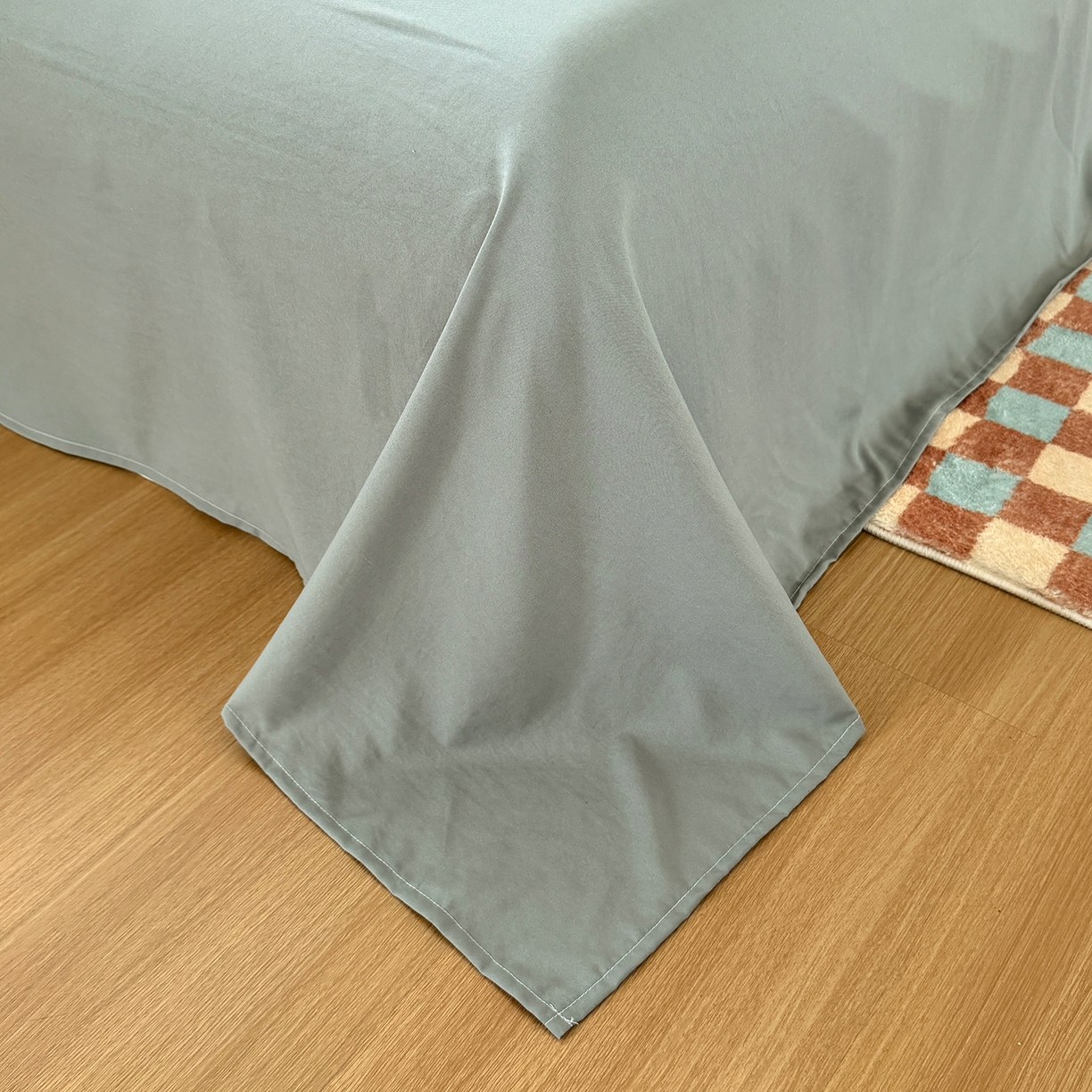 91家纺网 家纺一手货源 找家纺 十一家居 2025年秋冬新款A类亲肤云朵水洗棉无印风四件套-叙境系列 黑小格+铅灰