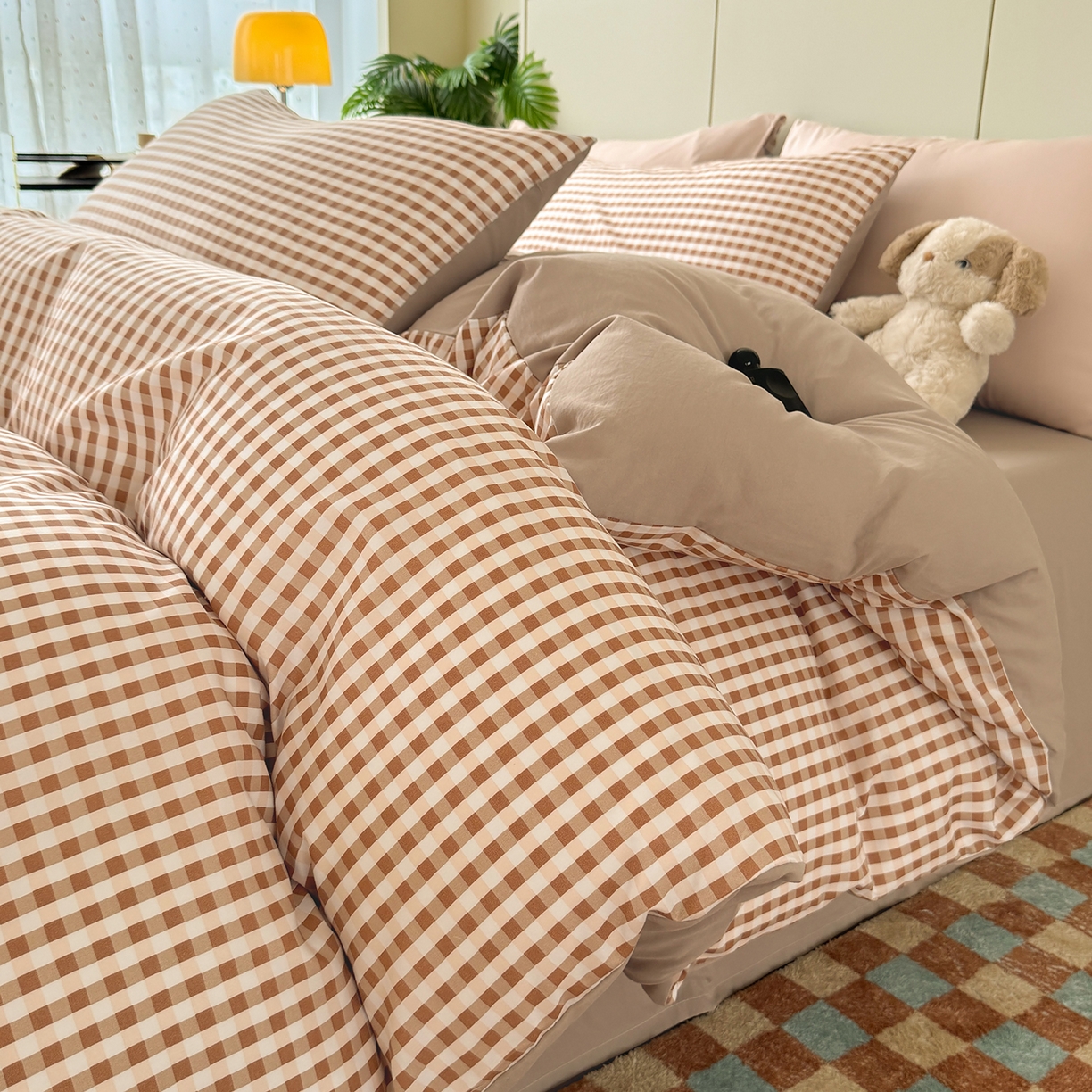 91家纺网 家纺一手货源 找家纺 十一家居 2025年秋冬新款A类亲肤云朵水洗棉无印风四件套-叙境系列 豆沙小格+粉玉