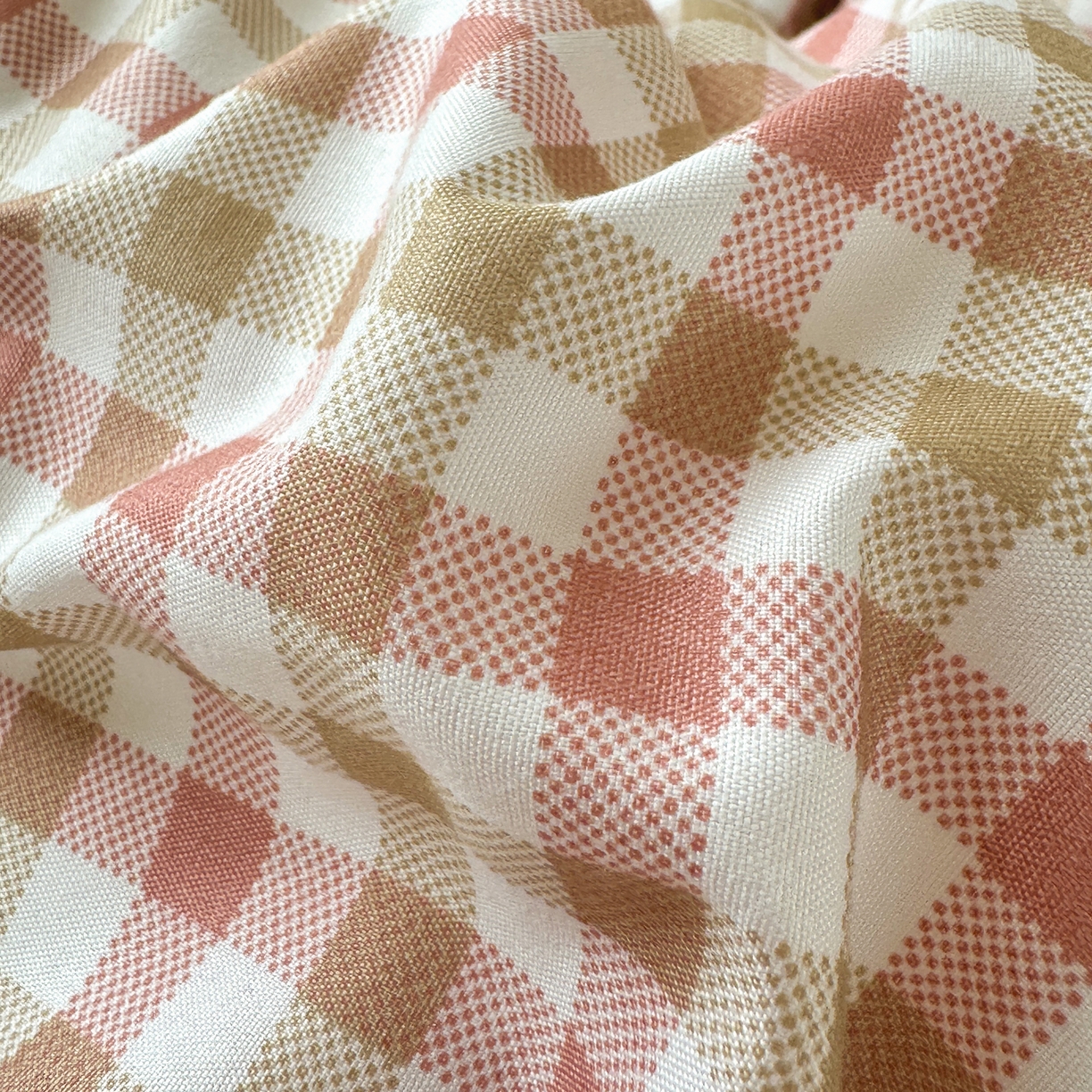 91家纺网 家纺一手货源 找家纺 十一家居 2025年秋冬新款A类亲肤云朵水洗棉无印风四件套-叙境系列 粉咖小格+粉玉