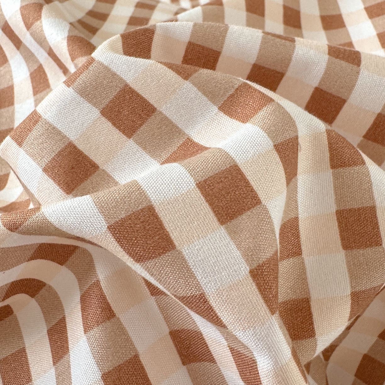 91家纺网 家纺一手货源 找家纺 十一家居 2025年秋冬新款A类亲肤云朵水洗棉无印风四件套-叙境系列 豆沙小格+粉玉