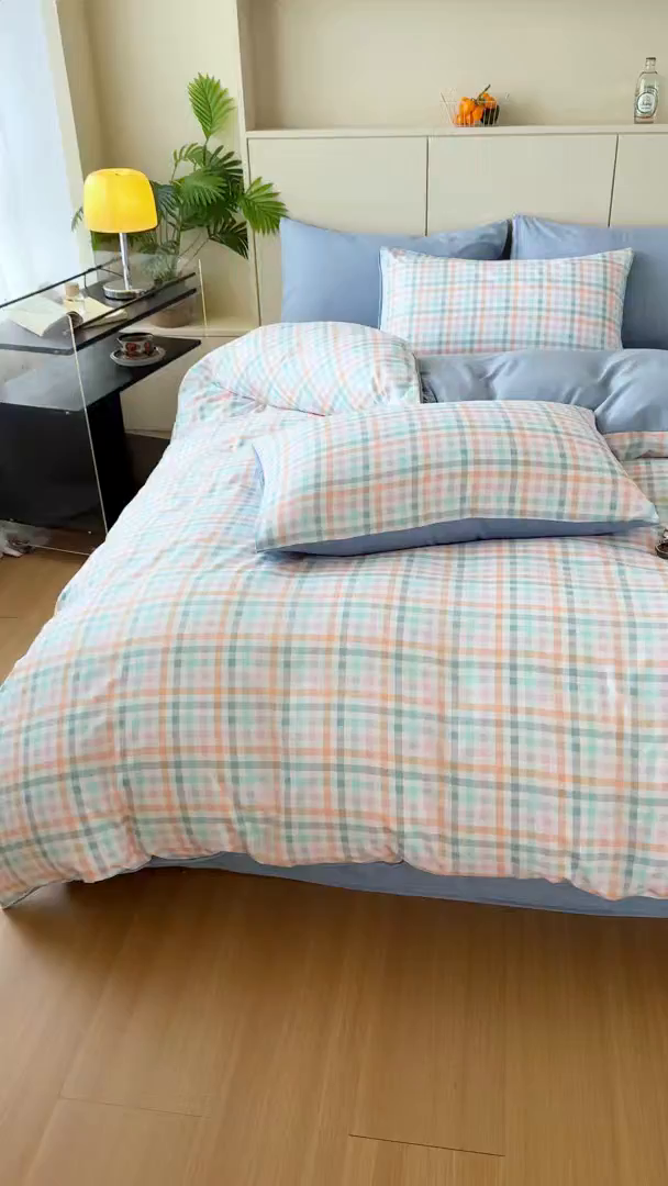 91家纺网 家纺一手货源 找家纺 十一家居 2025年秋冬新款A类亲肤云朵水洗棉无印风四件套-叙境系列 糖果小格+海青蓝