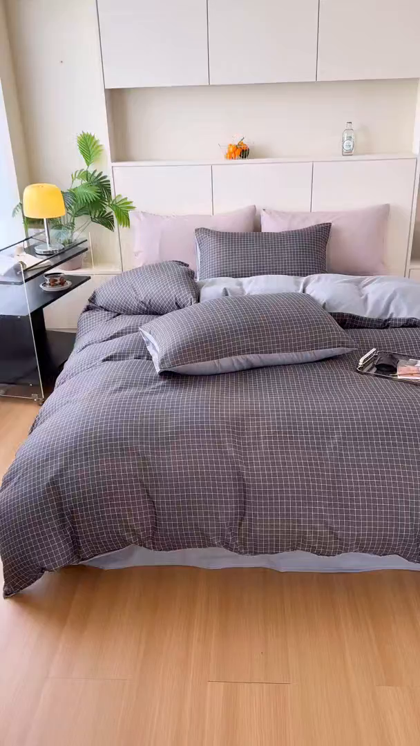 91家纺网 家纺一手货源 找家纺 十一家居 2025年秋冬新款A类亲肤云朵水洗棉无印风四件套-叙境系列 黑小格+铅灰