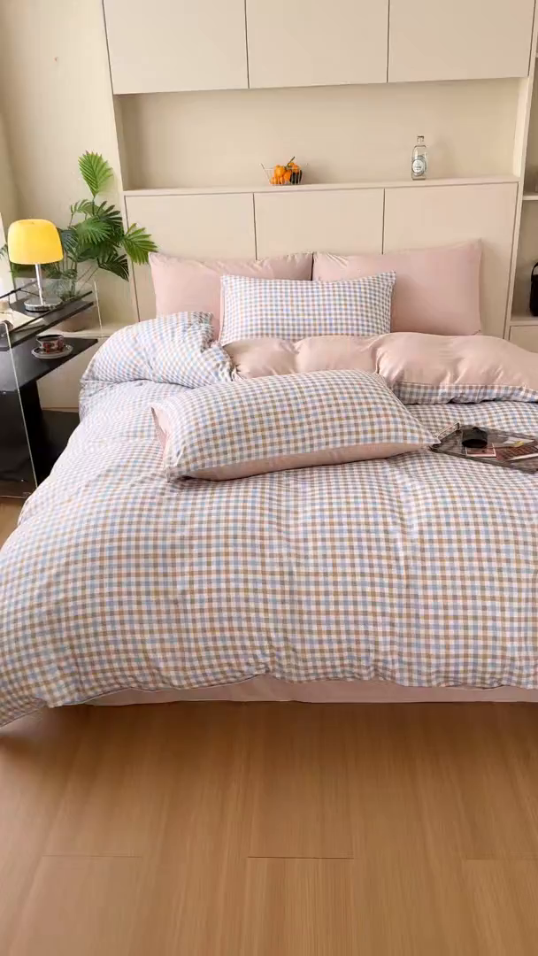 91家纺网 家纺一手货源 找家纺 十一家居 2025年秋冬新款A类亲肤云朵水洗棉无印风四件套-叙境系列 蓝咖小格+咖色