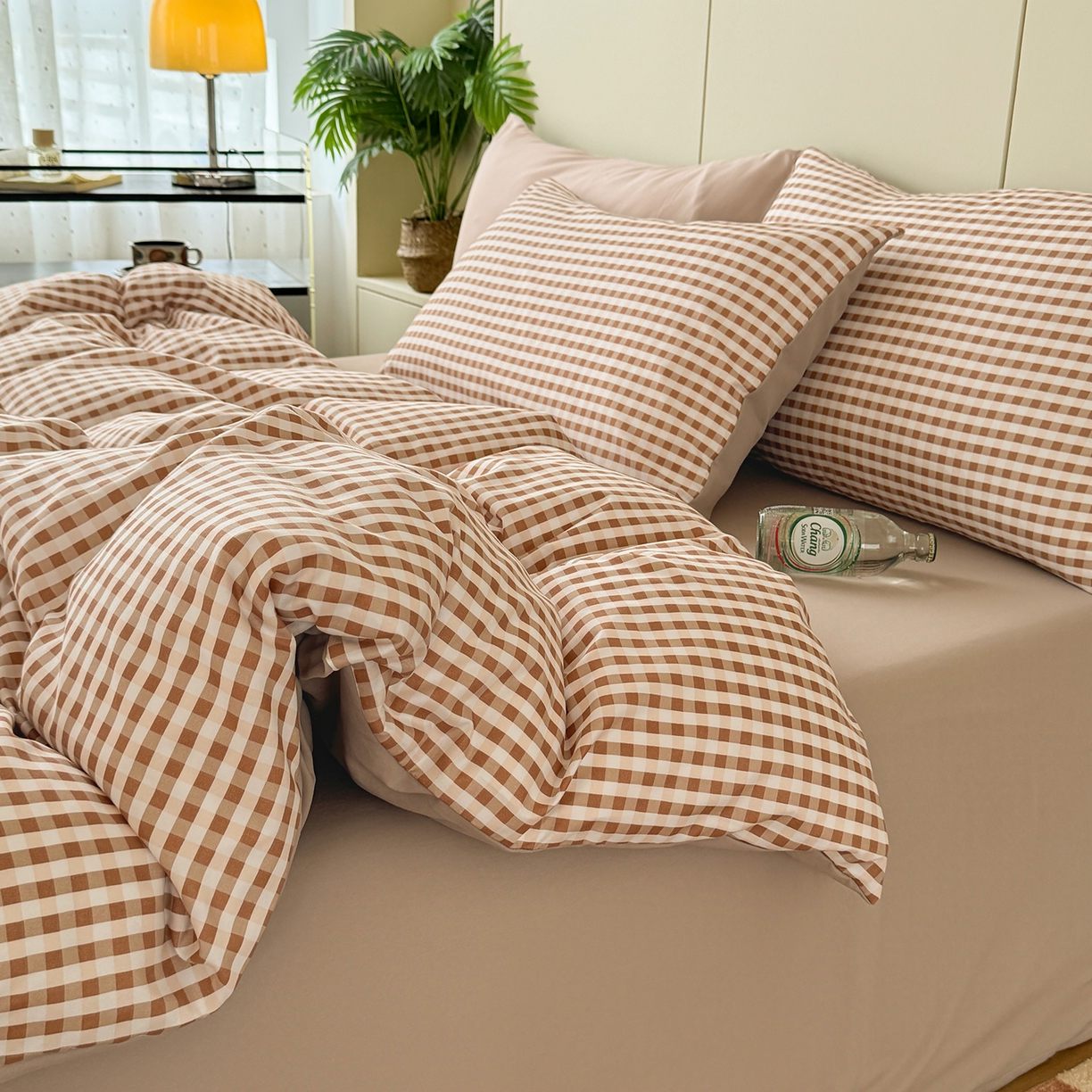 91家纺网 家纺一手货源 找家纺 十一家居 2025年秋冬新款A类亲肤云朵水洗棉无印风四件套-叙境系列 豆沙小格+粉玉