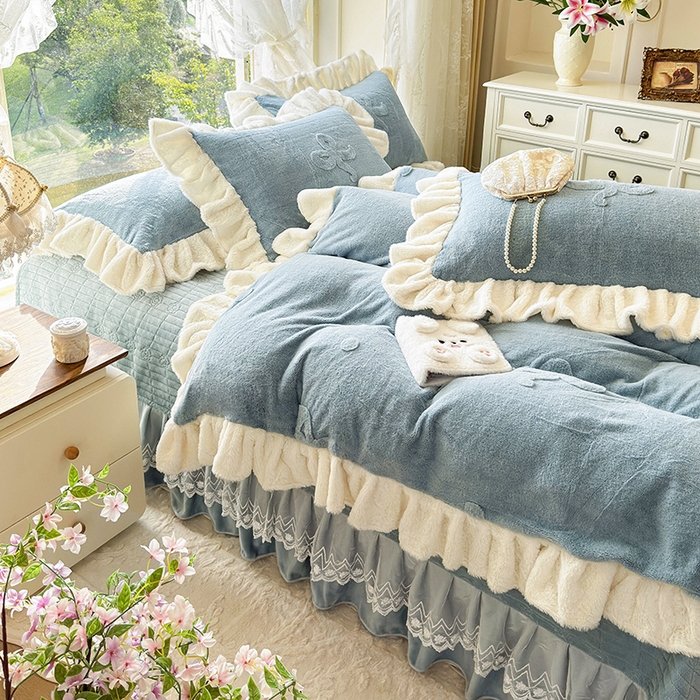 91家纺网 家纺一手货源 找家纺 宜凡家纺 2025新款兔绒提花牛奶绒夹棉床盖四件套 简爱 苍青