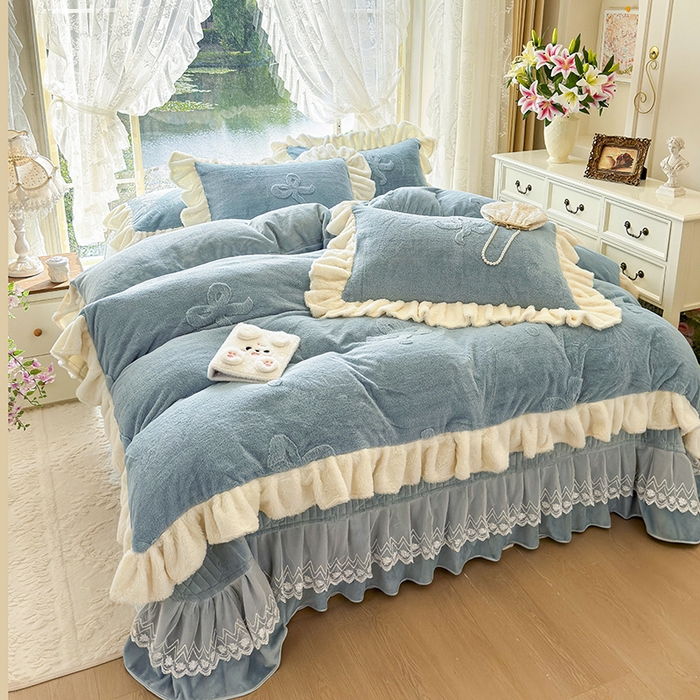 91家纺网 家纺一手货源 找家纺 宜凡家纺 2025新款兔绒提花牛奶绒夹棉床盖四件套 简爱 苍青