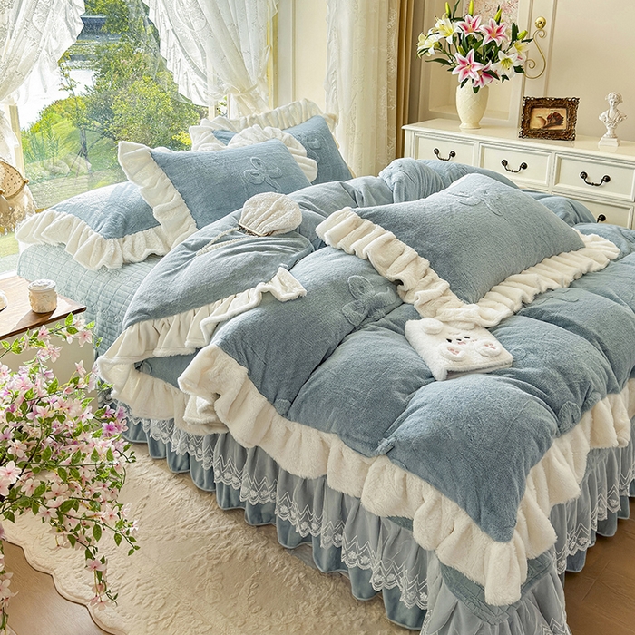 91家纺网 家纺一手货源 找家纺 宜凡家纺 2025新款兔绒提花牛奶绒夹棉床盖四件套 简爱 苍青