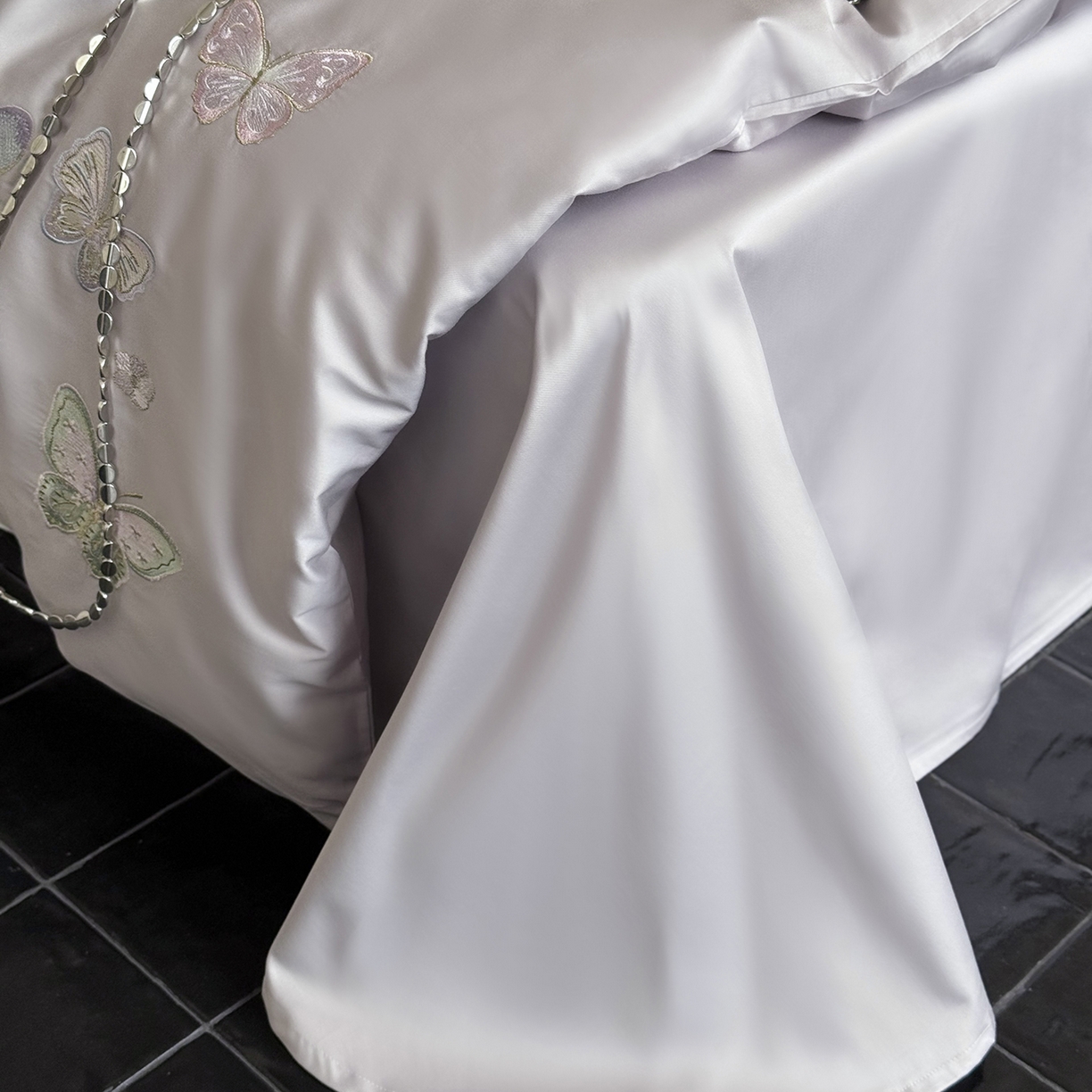 91家纺网 家纺一手货源 找家纺 鹿班家居 2025新款秋冬款100S全棉磨毛精密刺绣系列四件套-温柔浅梦（标准会员-20元） 温柔浅梦-紫色