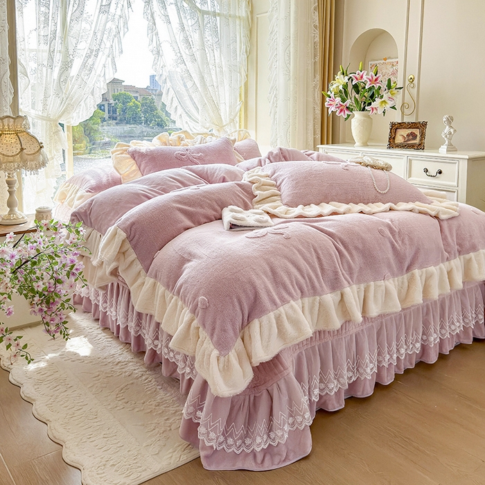 91家纺网 家纺一手货源 找家纺 宜凡家纺 2025新款兔绒提花牛奶绒夹棉床盖四件套 简爱 豆沙紫