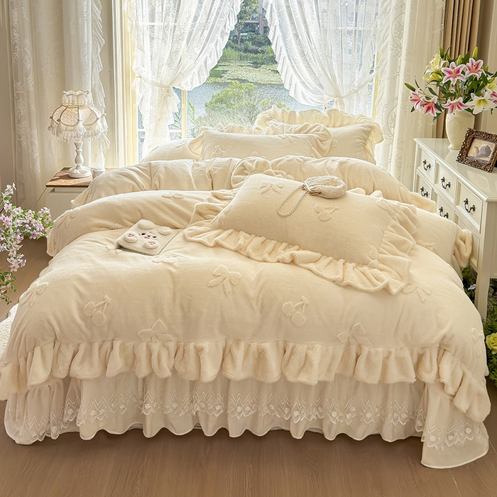 宜凡家纺 2025新款兔绒提花牛奶绒夹棉床盖四件套 樱桃 奶油白