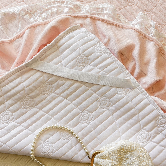 91家纺网 家纺一手货源 找家纺 宜凡家纺 2025新款兔绒提花牛奶绒夹棉床裙四件套 蝶舞 玉色