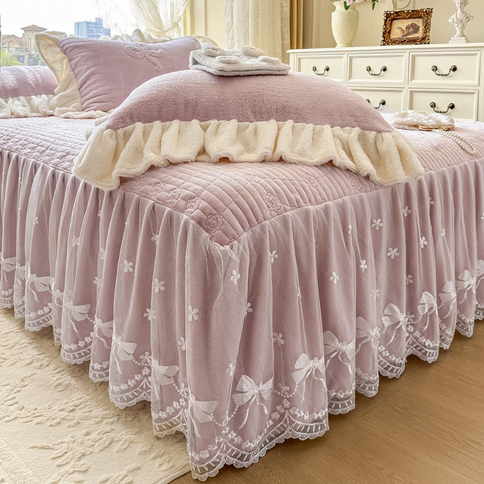 91家纺网 家纺一手货源 找家纺 宜凡家纺 2025新款兔绒提花牛奶绒夹棉床裙四件套 简爱 豆沙紫