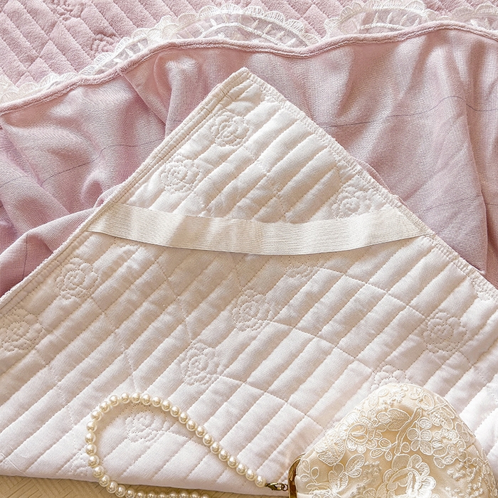 91家纺网 家纺一手货源 找家纺 宜凡家纺 2025新款兔绒提花牛奶绒夹棉床裙四件套 简爱 豆沙紫