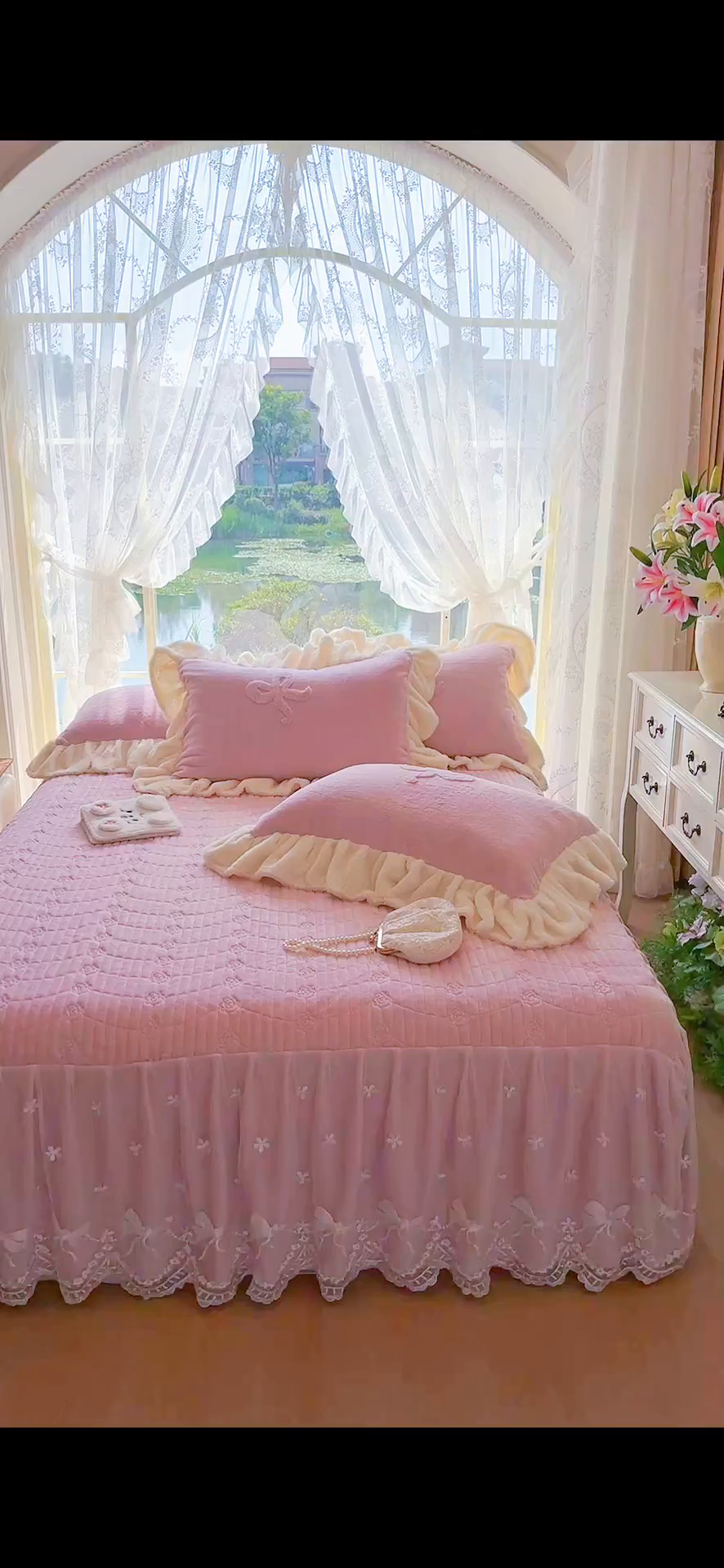 91家纺网 家纺一手货源 找家纺 宜凡家纺 2025新款兔绒提花牛奶绒夹棉床裙四件套 简爱 豆沙紫