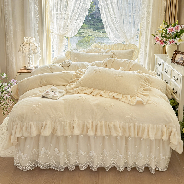 宜凡家纺 2025新款兔绒提花牛奶绒夹棉床裙四件套 樱桃 奶油白