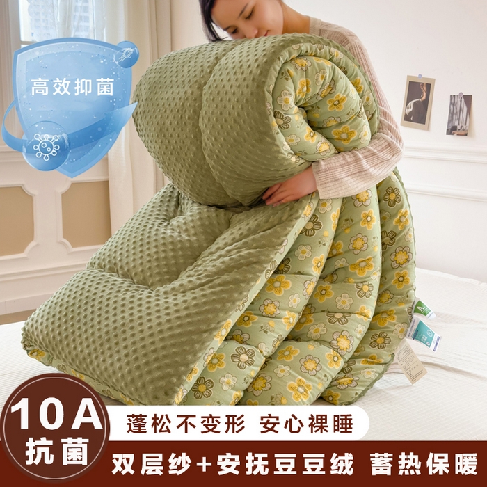 91家纺网 家纺一手货源 找家纺 宝士康家纺 2025新品10A抗菌豆豆绒冬被被子被芯 花开半夏