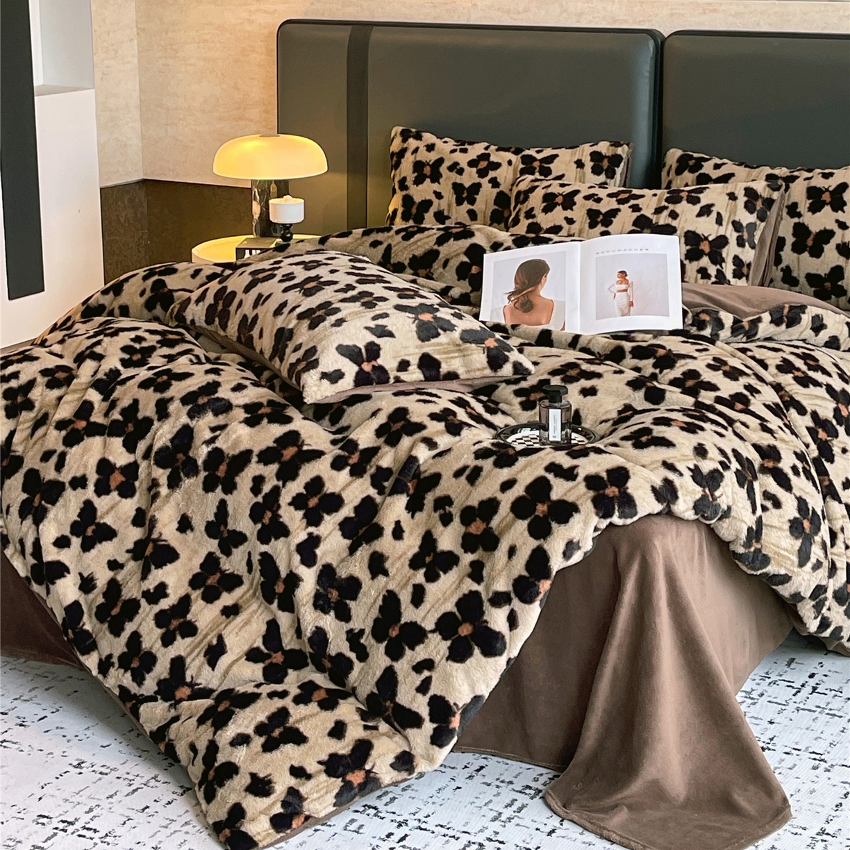 91家纺网 家纺一手货源 找家纺 （总）佰亿莱 2025新款印花兔毛绒双面锁温暖绒四件套