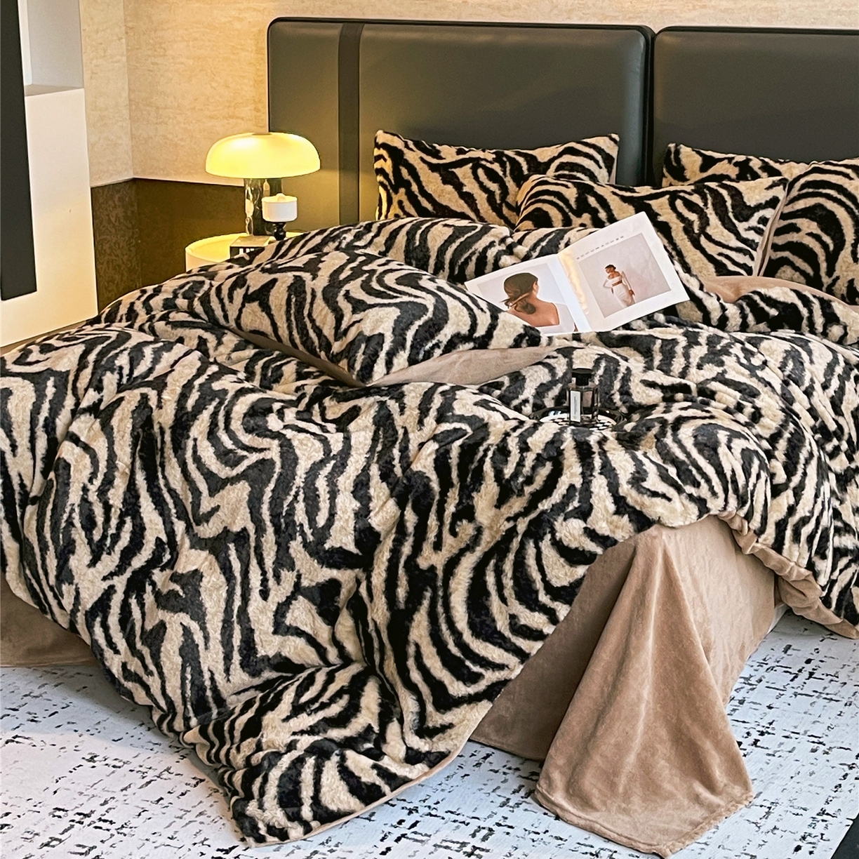 91家纺网 家纺一手货源 找家纺 （总）佰亿莱 2025新款印花兔毛绒双面锁温暖绒四件套