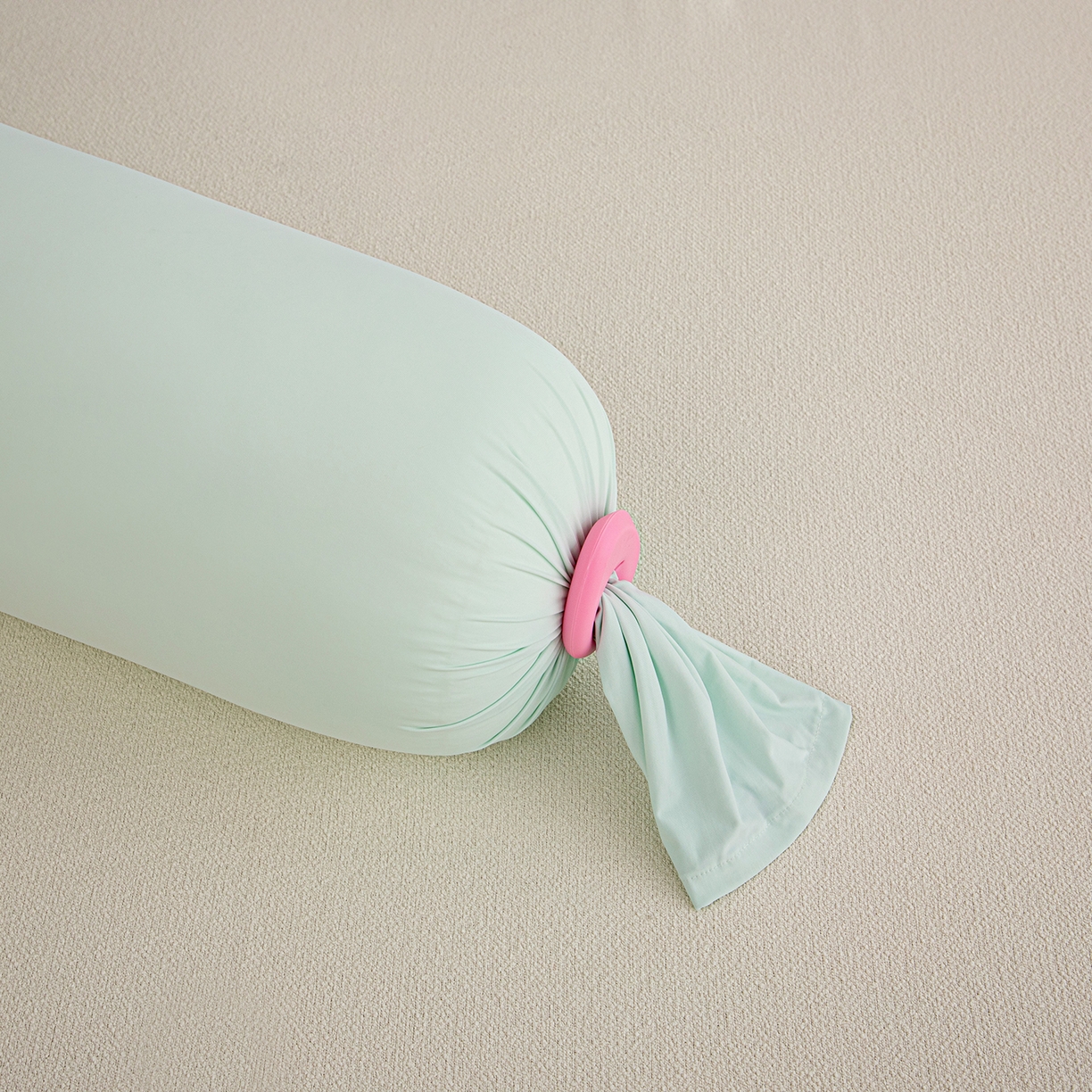 91家纺网 家纺一手货源 找家纺 （总）沐沐家纺 2026新款四季纯色解压抱抱枕