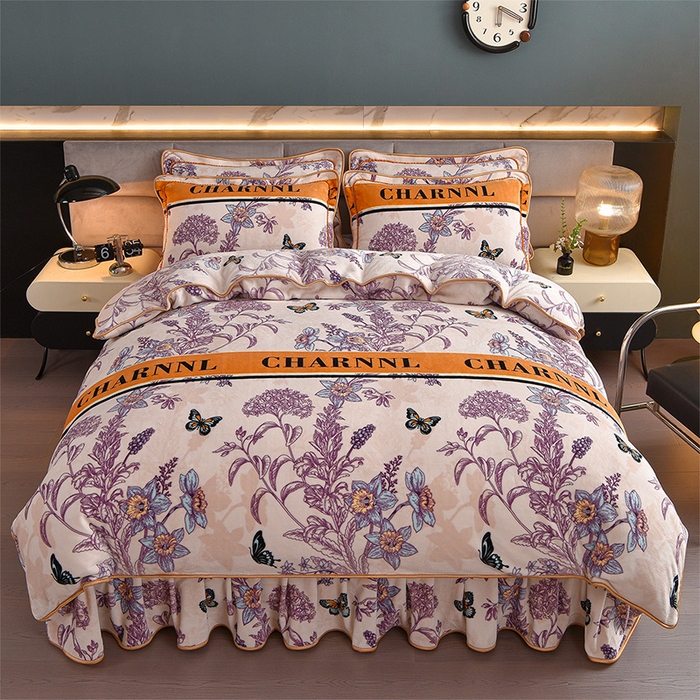 91家纺网 家纺一手货源 找家纺 董成龙家纺 2025新款高克重9-10斤加厚印花超柔牛奶绒爆款法莱绒金貂绒床裙四件套控价 蝶舞