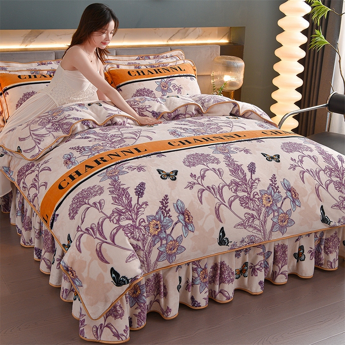 91家纺网 家纺一手货源 找家纺 董成龙家纺 2025新款高克重9-10斤加厚印花超柔牛奶绒爆款法莱绒金貂绒床裙四件套控价 蝶舞