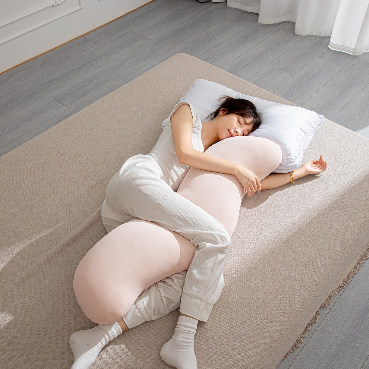 91家纺网 家纺一手货源 找家纺 沐沐家纺 2026新款四季纯色深睡抱抱枕 粉色