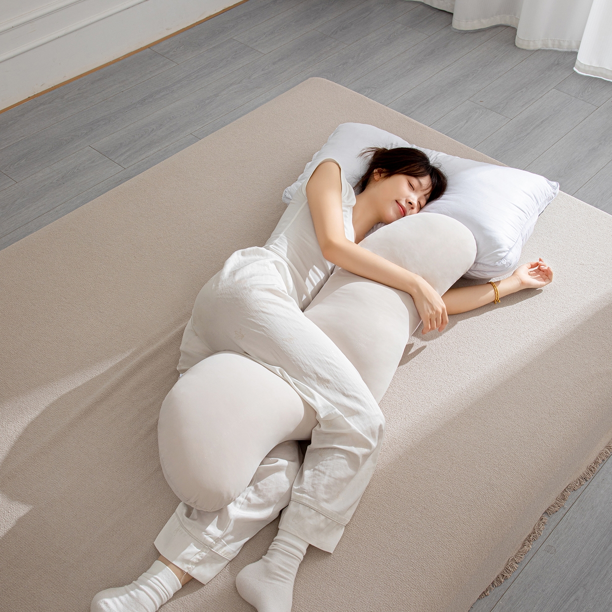 91家纺网 家纺一手货源 找家纺 沐沐家纺 2026新款四季纯色深睡抱抱枕 卡其