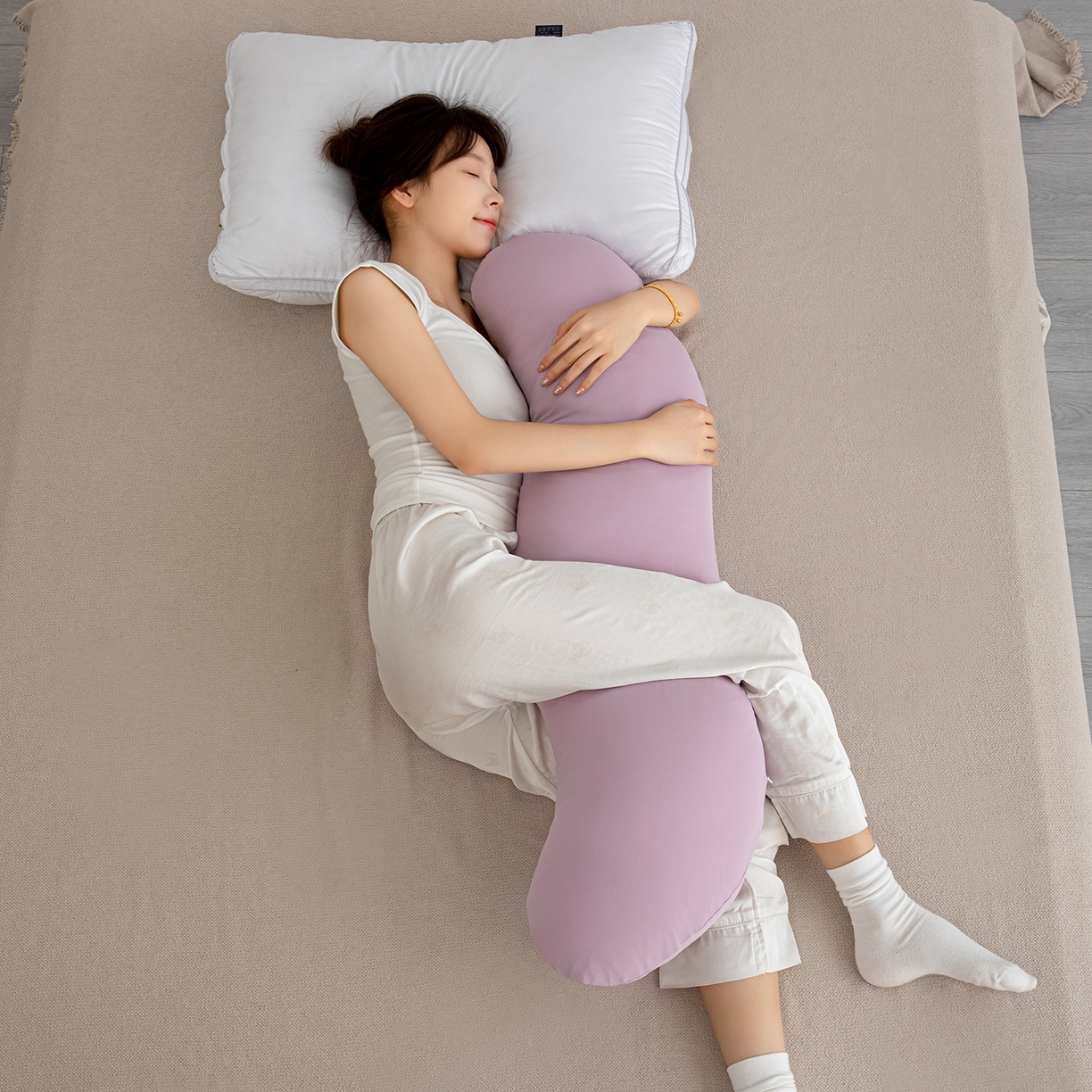 91家纺网 家纺一手货源 找家纺 沐沐家纺 2026新款四季纯色深睡抱抱枕 紫色