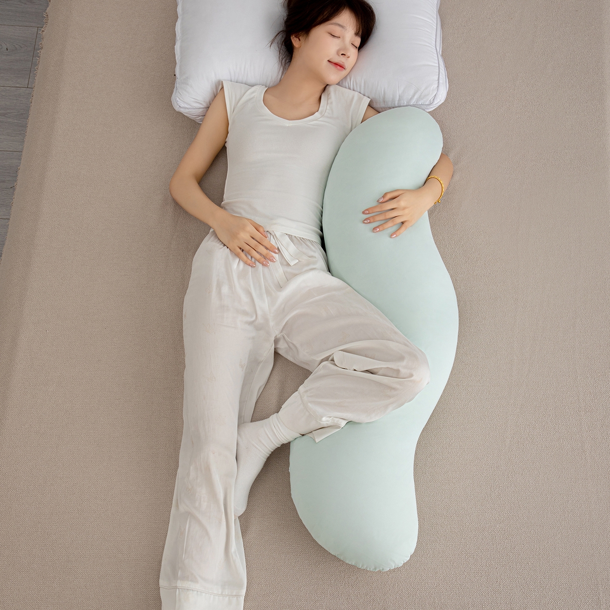 91家纺网 家纺一手货源 找家纺 沐沐家纺 2026新款四季纯色深睡抱抱枕 绿色