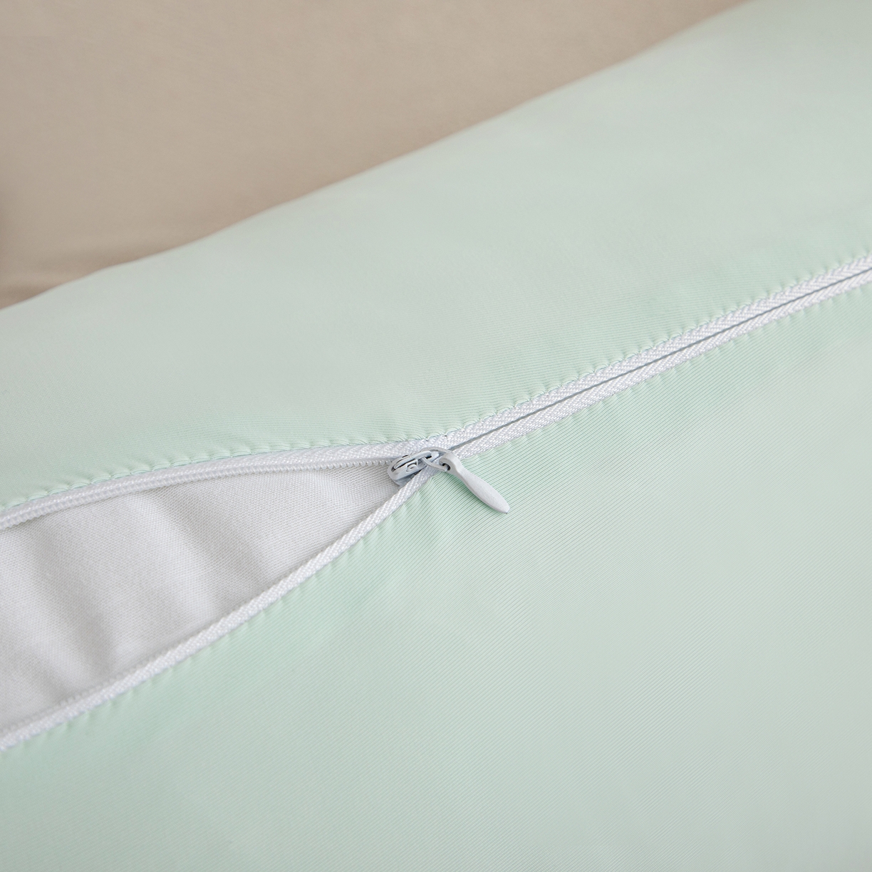 91家纺网 家纺一手货源 找家纺 沐沐家纺 2026新款四季纯色深睡抱抱枕 绿色