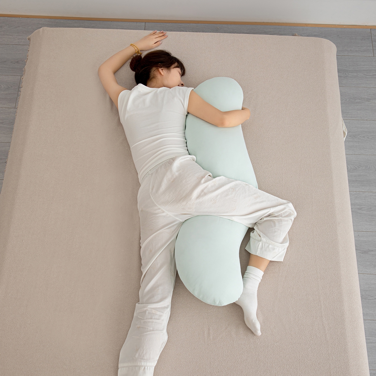 91家纺网 家纺一手货源 找家纺 沐沐家纺 2026新款四季纯色深睡抱抱枕 绿色