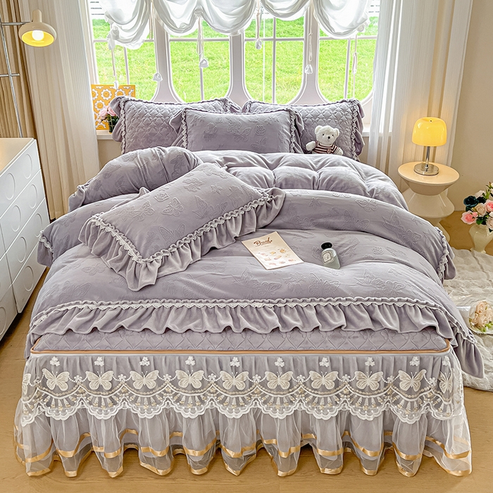 91家纺网 家纺一手货源 找家纺 （总）罗艺轩 2025新款简约雕花牛奶绒可拆卸床裙四件套蝶恋（已申专版，严格控价）