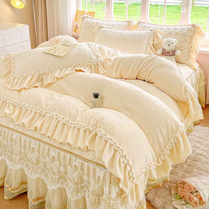91家纺网 家纺一手货源 找家纺 罗艺轩 2025新款简约雕花牛奶绒可拆卸床裙四件套蝶恋（已申专版，严格控价） 蝶恋-米黄