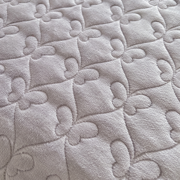 91家纺网 家纺一手货源 找家纺 罗艺轩 2025新款简约雕花牛奶绒可拆卸床裙四件套蝶恋（已申专版，严格控价） 蝶恋-灰