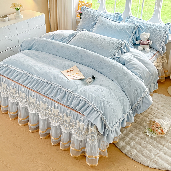 91家纺网 家纺一手货源 找家纺 罗艺轩 2025新款简约雕花牛奶绒可拆卸床裙四件套蝶恋（已申专版，严格控价） 蝶恋-蓝