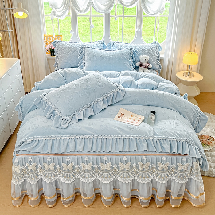 91家纺网 家纺一手货源 找家纺 罗艺轩 2025新款简约雕花牛奶绒可拆卸床裙四件套蝶恋（已申专版，严格控价） 蝶恋-蓝