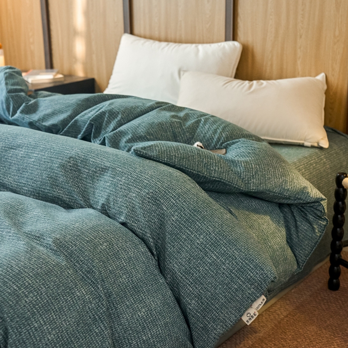 91家纺网 家纺一手货源 找家纺 春皖家纺 2025新款全棉原棉磨毛色织水洗单被套回暖系列-风格二 简森绿