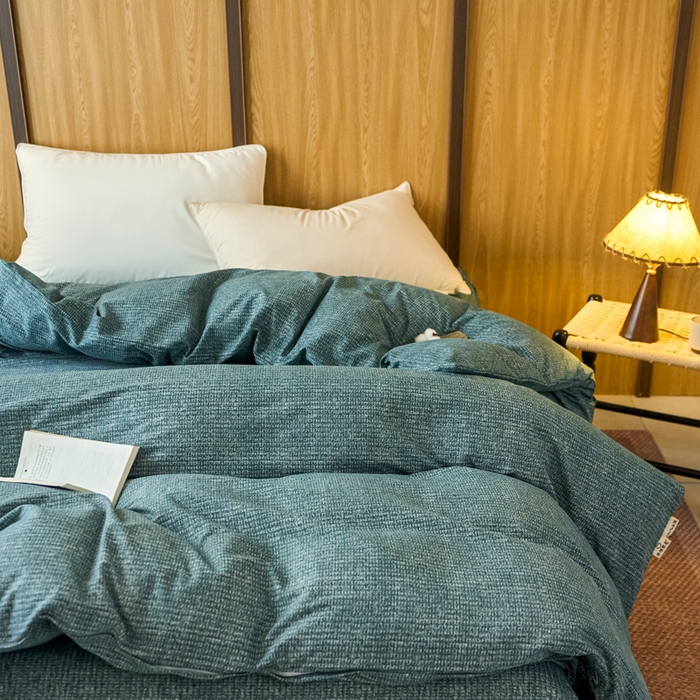 91家纺网 家纺一手货源 找家纺 春皖家纺 2025新款全棉原棉磨毛色织水洗单被套回暖系列-风格二 简森绿