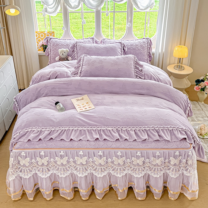 91家纺网 家纺一手货源 找家纺 罗艺轩 2025新款简约雕花牛奶绒可拆卸床裙四件套蝶恋（已申专版，严格控价） 蝶恋-紫